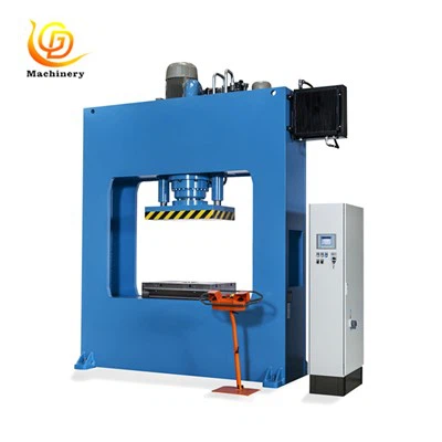 Integrālā rāmja tipa hidrauliskā prese